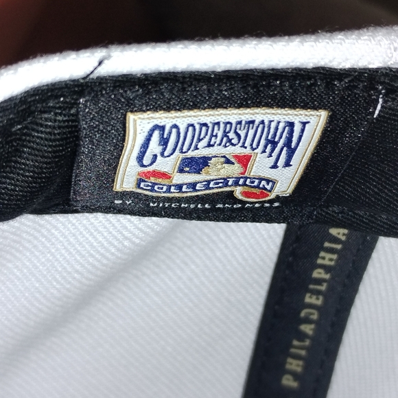 San Diego Padres Coopertown snapback cap. - Picture 7 of 8